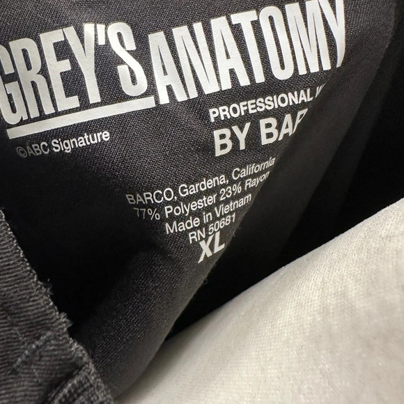 Grey’s Anatomy 4 Pocket Vneck Love Zipper Top Scrub Black Size XL - Picture 5 of 7